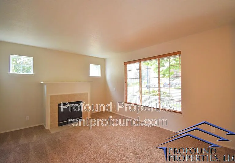 6055 SW 208th Pl — Photo 2