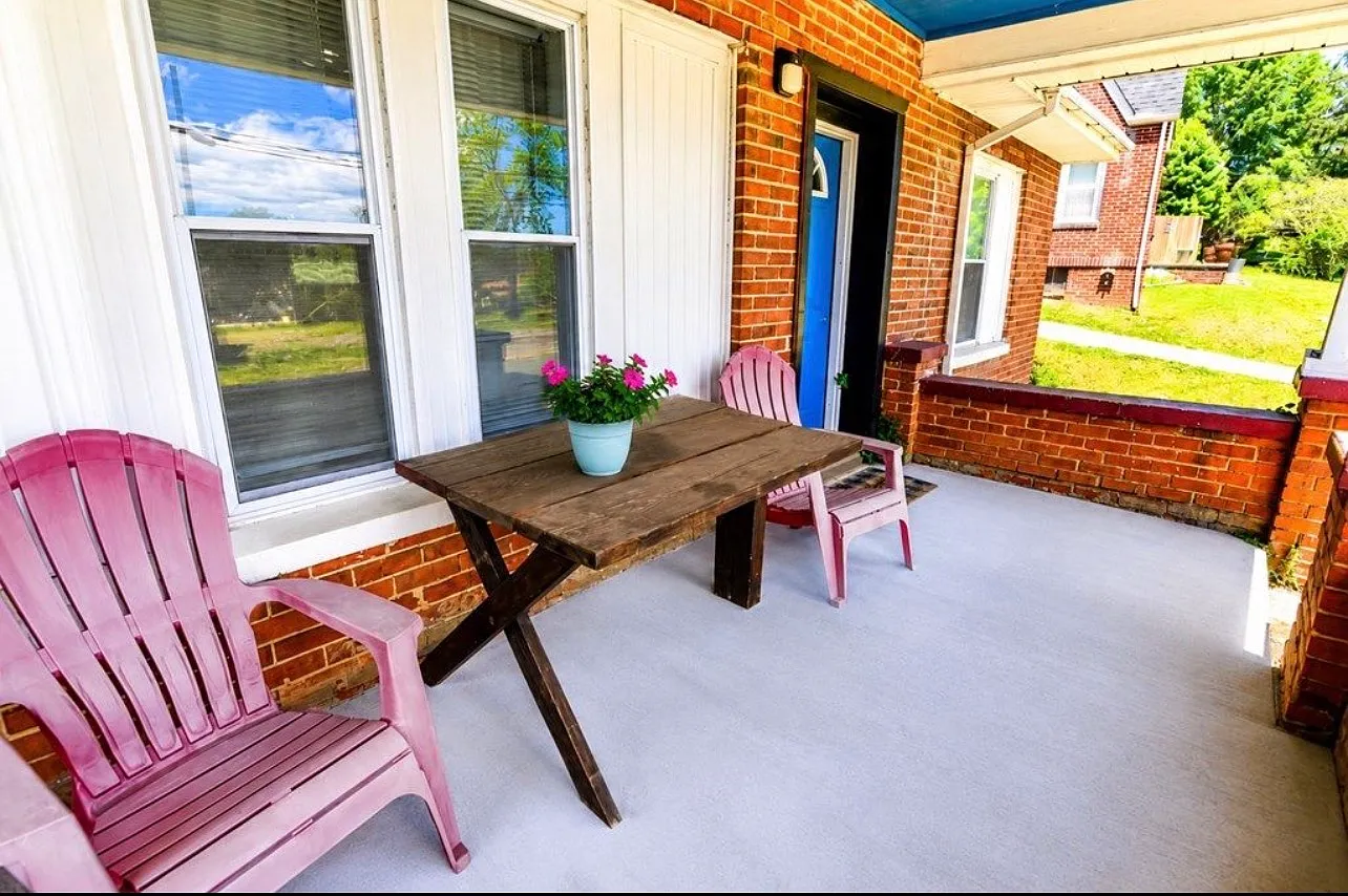 W Stuart Dr, Galax — Photo 1