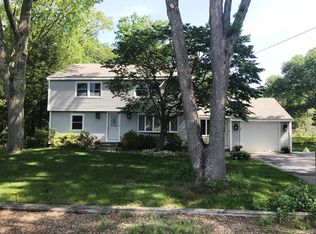 99 Walnut St, Walpole, MA 02081