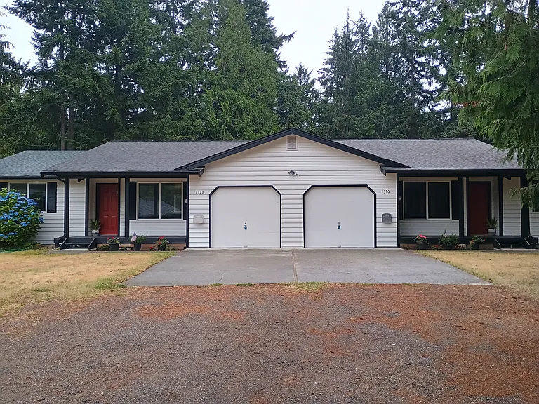 7376 Haynes Ln NE #7376 — Photo 1