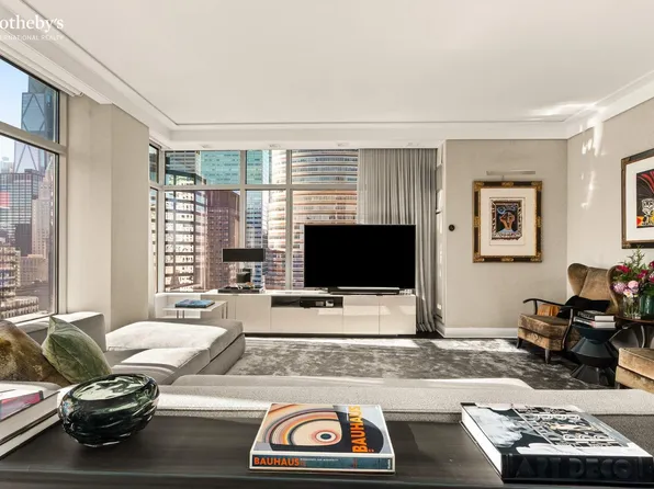 250 East 54th Street image 5 of 21