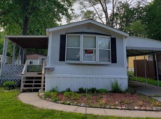 2903 Stratford Dr, Bay City, MI 48706