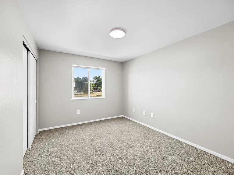 Gateway Crossing Apartments — Photo 41