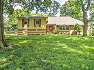 4714 W 80th St, Prairie Village, KS 66208