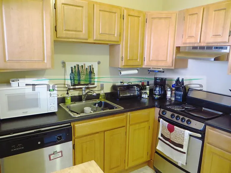 587 Beacon St #6 — Photo 5