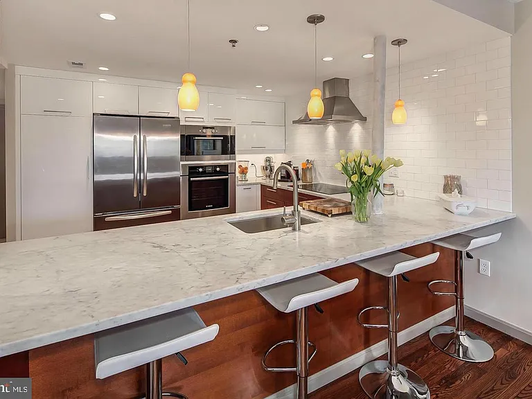 545 E Braddock Rd #101 — Photo 4