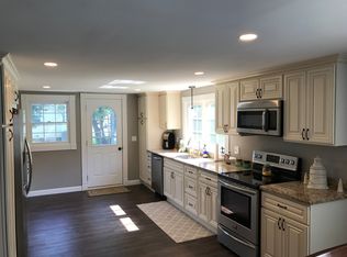 66 Nehantic Dr, Niantic, CT 06357