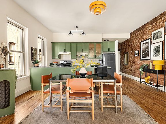 5th image of 411 15th St APT N