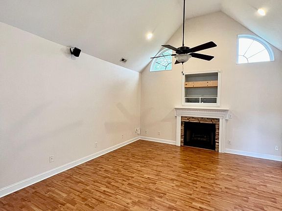 3rd image of 637 Savin Court