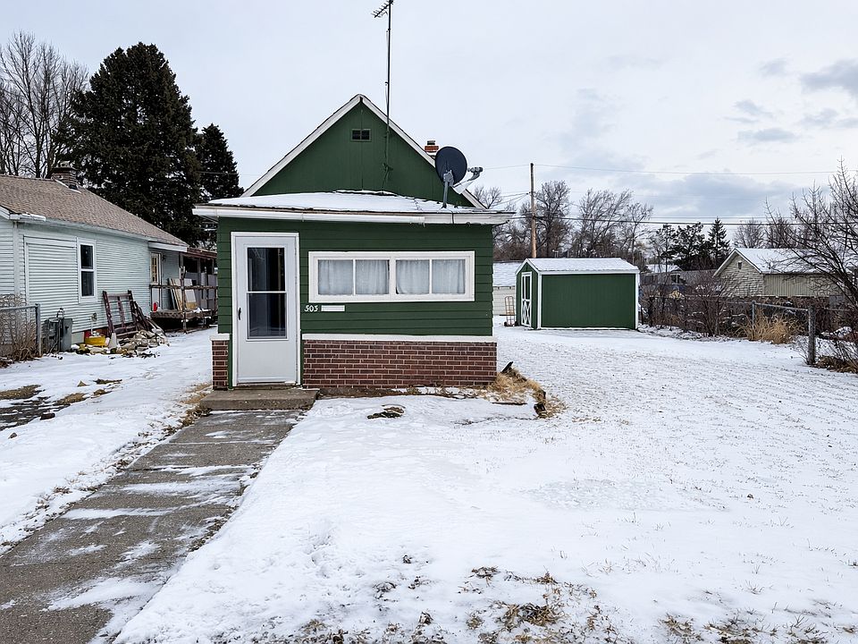 1st image of 303 Brassey St