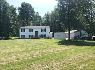 5346 Middle Rd, Williamson, NY 14589