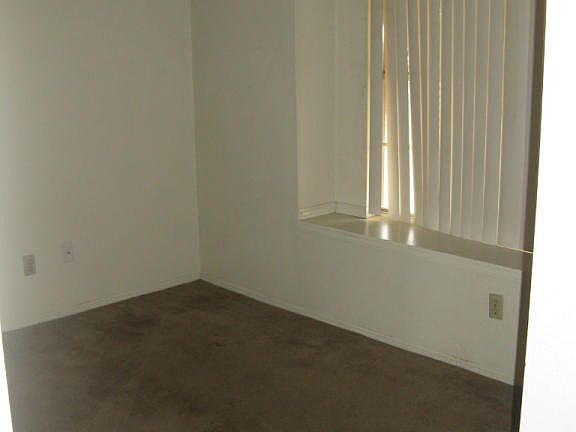 5th image of 10614 N 72nd Ave