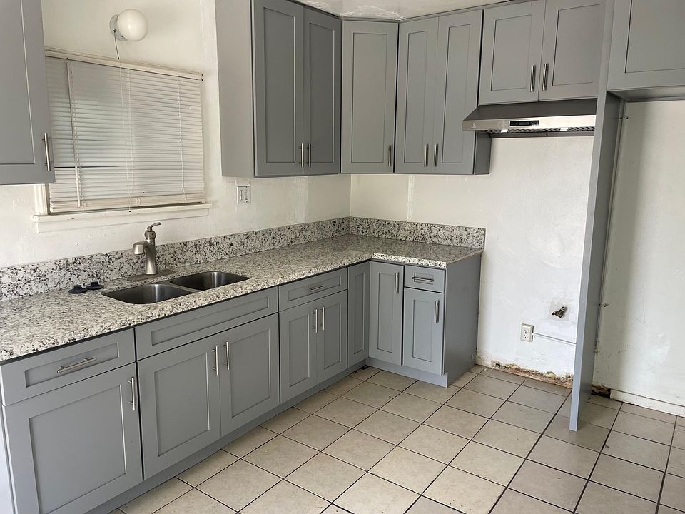 2nd image of 1515 1/2 W 147th St