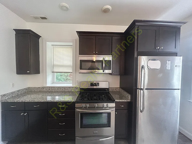 301 E 29th St #2 — Photo 7