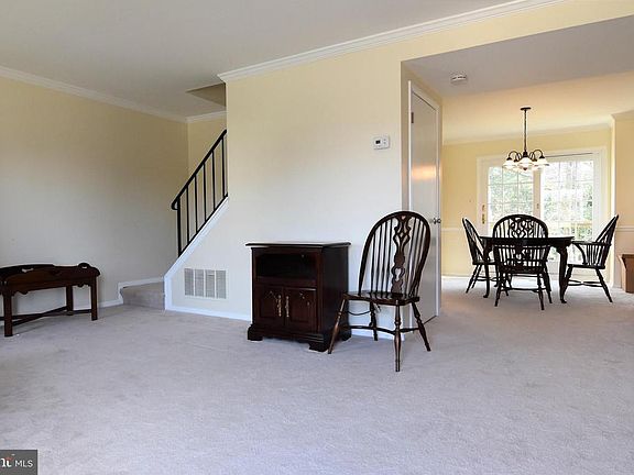 4th image of 904 Hingham Hbr