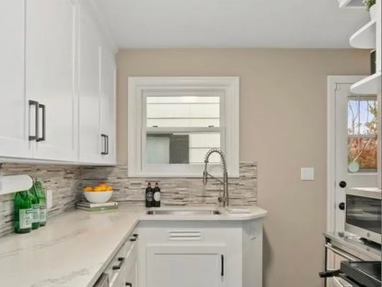 5506 NE 73rd St — Photo 12