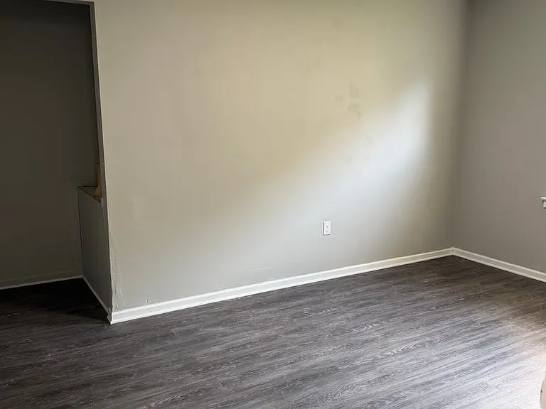 1463 John Ct SE — Photo 5