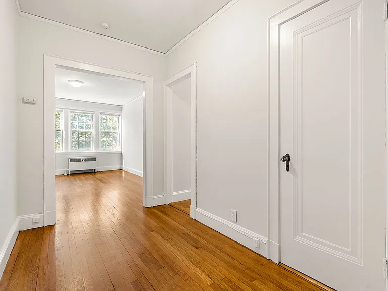 353 Harvard St — Photo 6