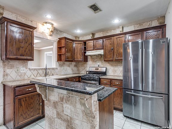 5th image of 9334 CLIFF WAY ST
