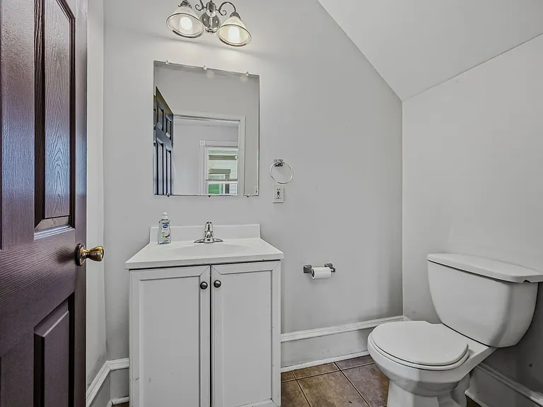 412 W 23rd St — Photo 4