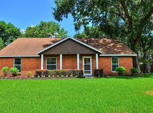 210 Skylark Rd, Pasadena, TX 77502