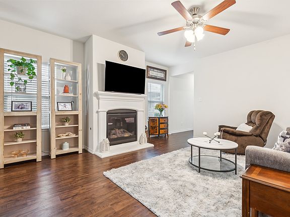 3rd image of 2607 Pinckney Ct