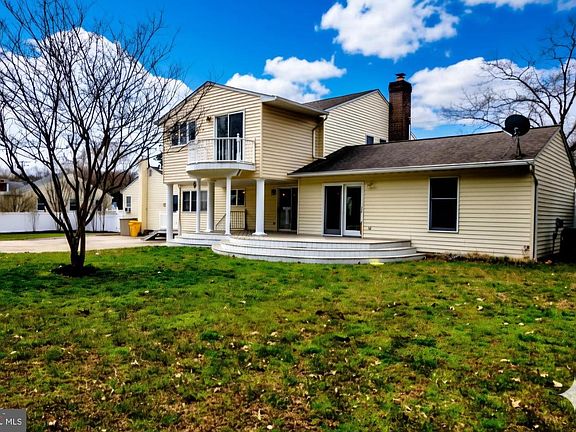 3rd image of 7809 Locust Wood Rd