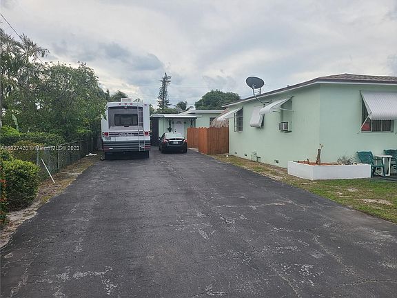 2nd image of 14 SE 14th St