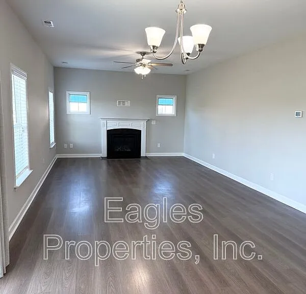 117-1 Kenbridge Ln — Photo 3
