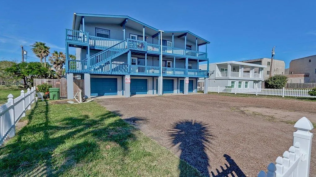2 bed, 1.0 bath, 750 sqft, $2,100 — Photo 1