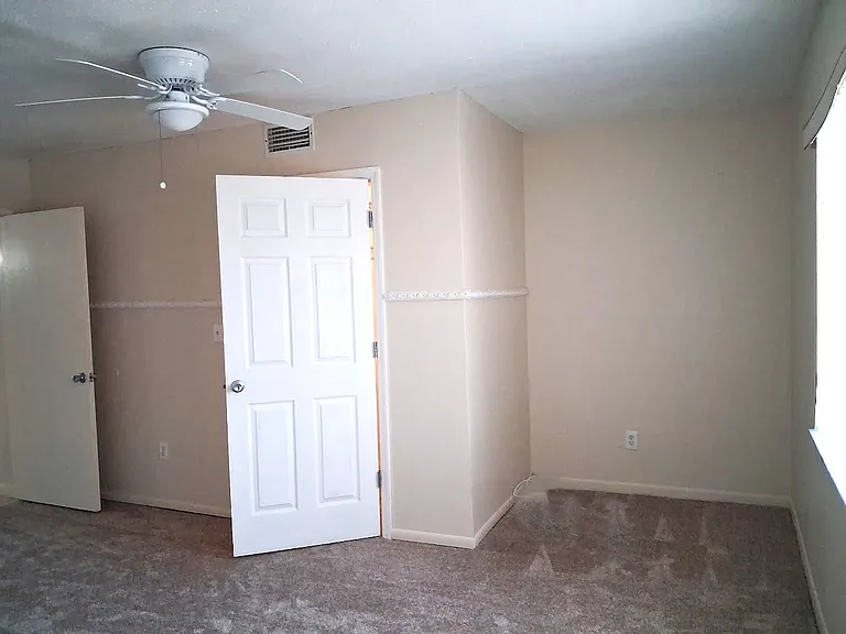 4744 Azalea Dr #204 — Photo 9