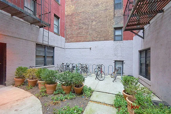 Rented by Keller Williams NYC | media 7