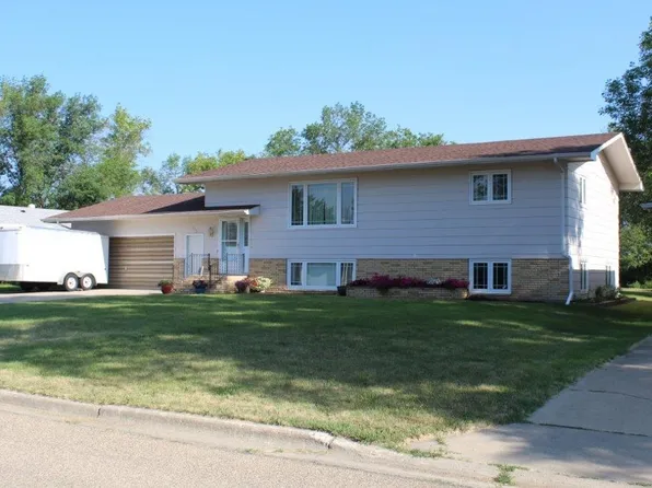 113 Menke St S, Fessenden, ND 58438