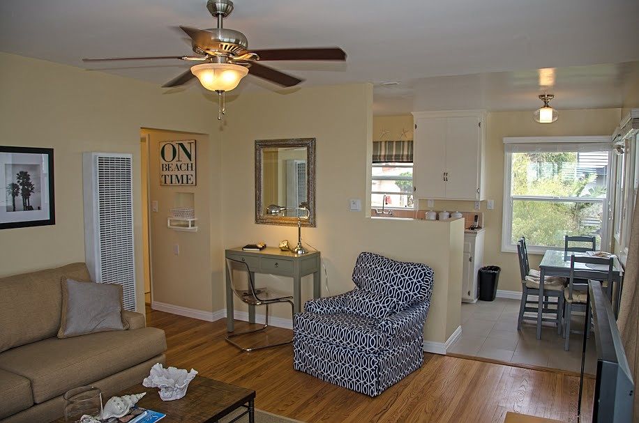 Living/Dining Area
