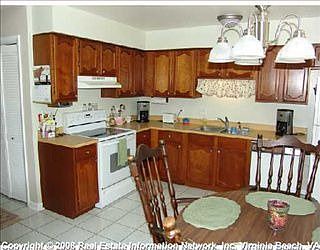 1st image of 817 Carolyn Dr