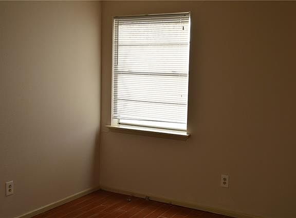 4th image of 2635 Northview Dr