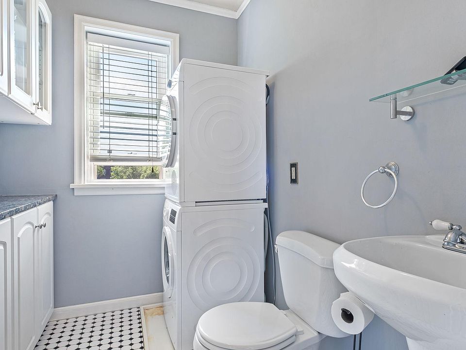 1st image of 2621 Humboldt Ave S APT 4