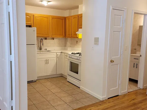 86-72 Midland Pkwy #2, Jamaica, NY 11432