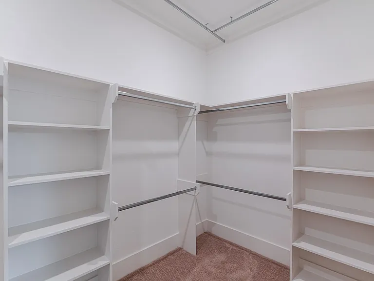 7605 Victory Reserve St — Photo 18