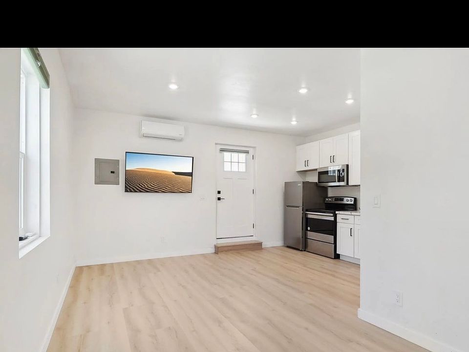 1st image of 4869 Glacier Ave #B