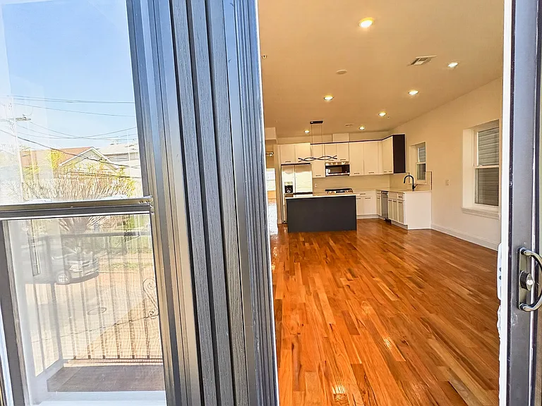 270 Hunterdon St #2 — Photo 38