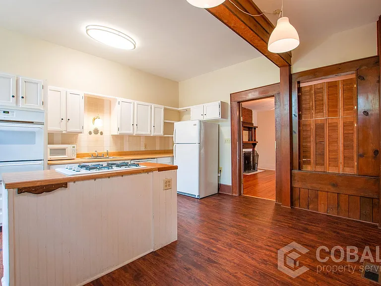 856 Monroe Dr NE #B — Photo 3