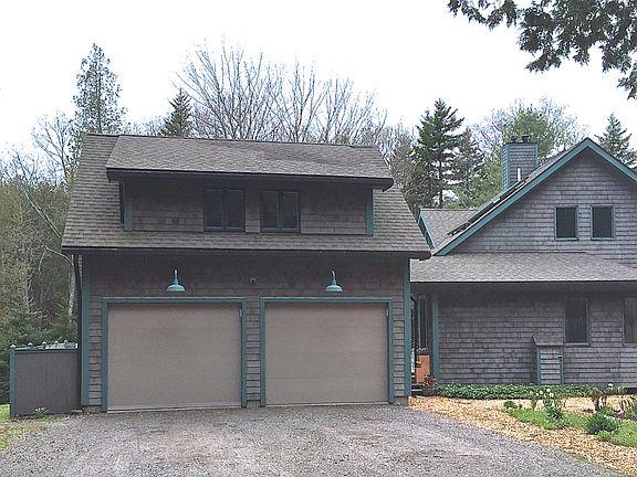 Garage and mudroom entrance