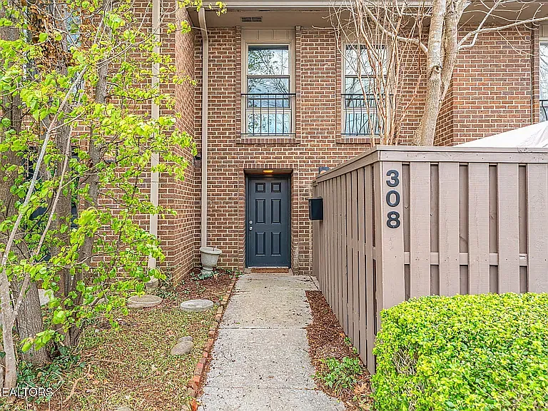 3636 Taliluna Ave #308 — Photo 1