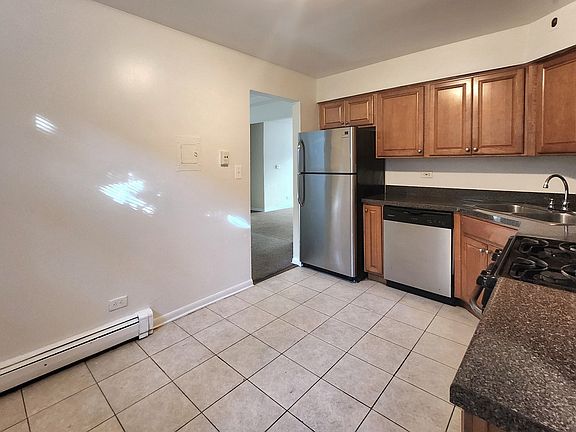 3rd image of 2007 W Touhy Ave #108