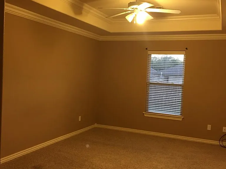 909 Oak Crossing Dr — Photo 12