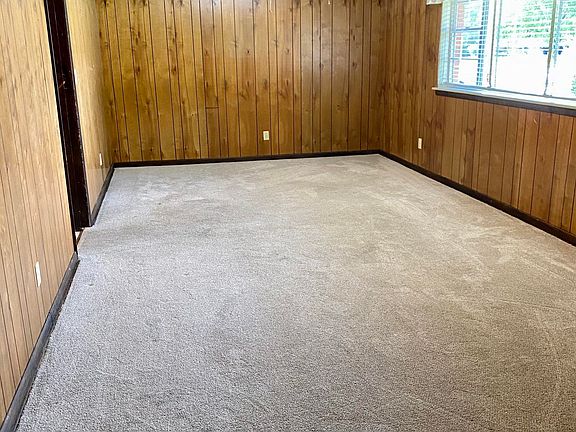 4th image of 502 Linden Cir