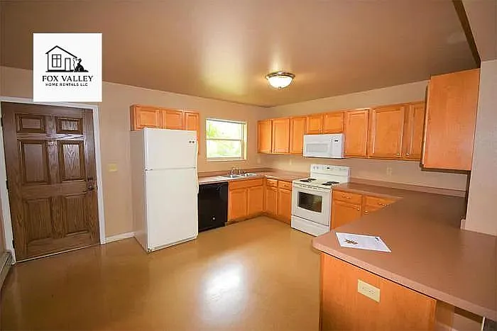 Unit Photo - 3700 Doolittle Dr #7