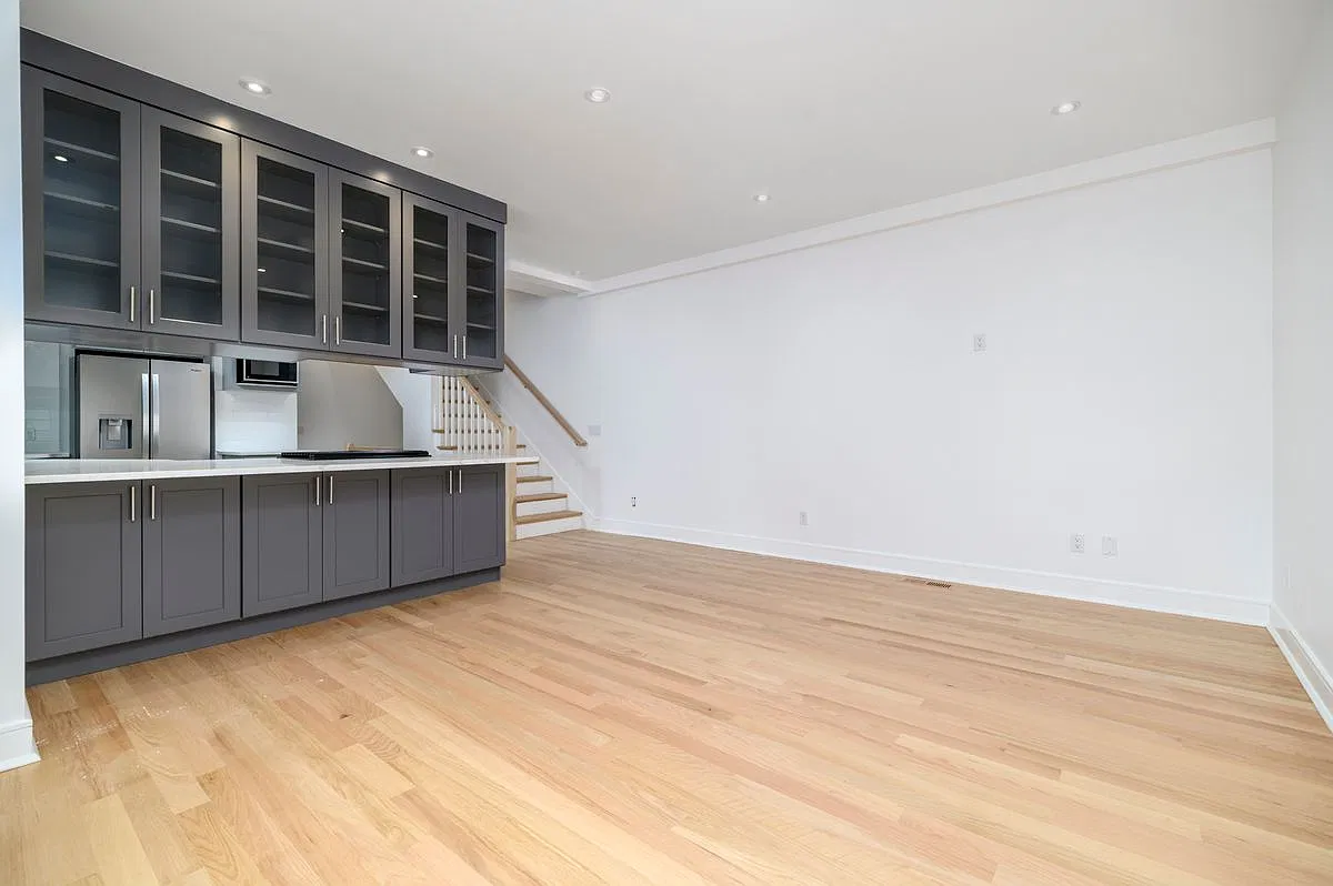 3 bed, 2.5 bath, 1980 sqft, $5,100 — Photo 2