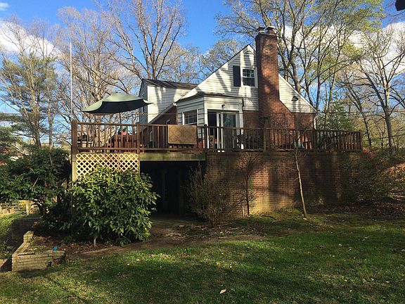 5th image of 3900 Woodley Dr